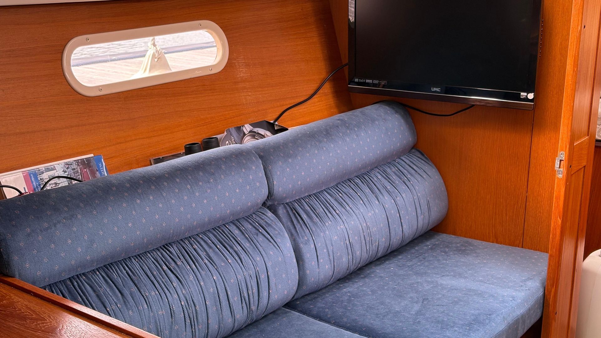 2003 Hunter Legend 326 for sale at BH Boat Sales