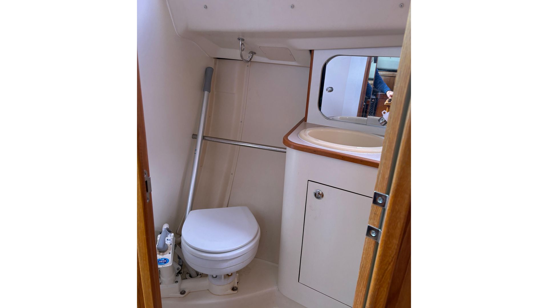 2003 Hunter Legend 326 for sale at BH Boat Sales