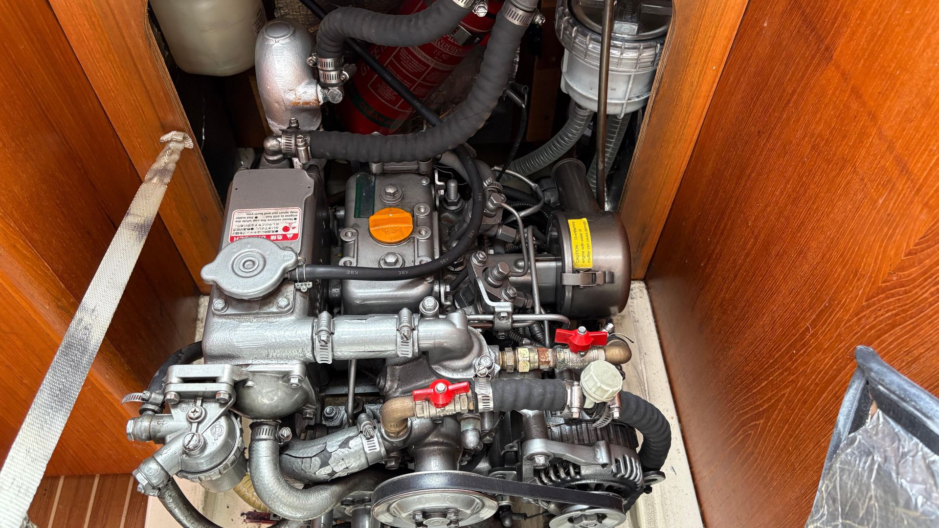 2003 Hunter Legend 326 for sale at BH Boat Sales