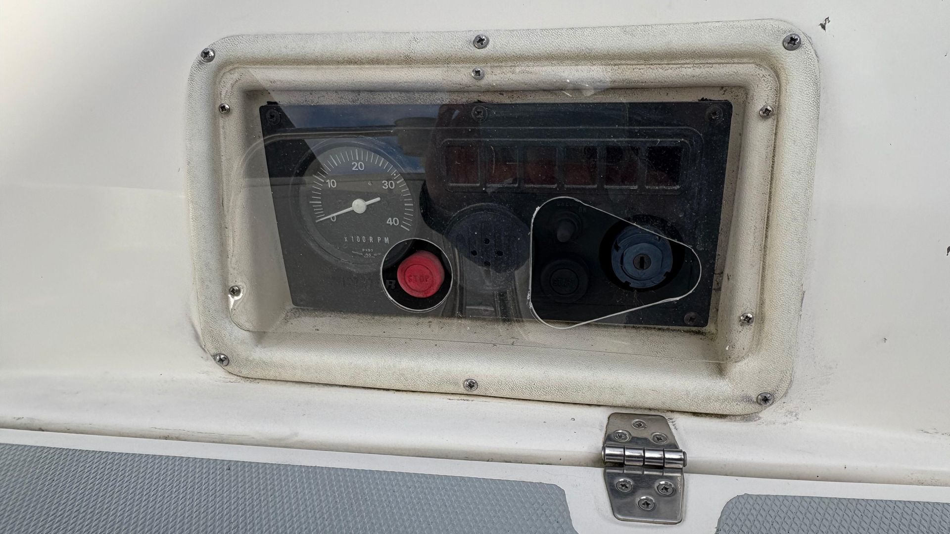 2003 Hunter Legend 326 for sale at BH Boat Sales