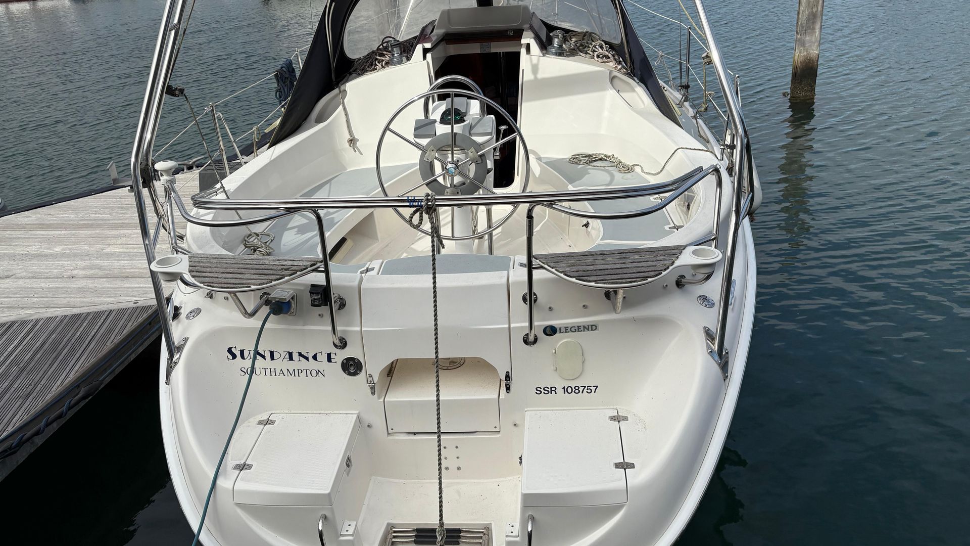 2003 Hunter Legend 326 for sale at BH Boat Sales