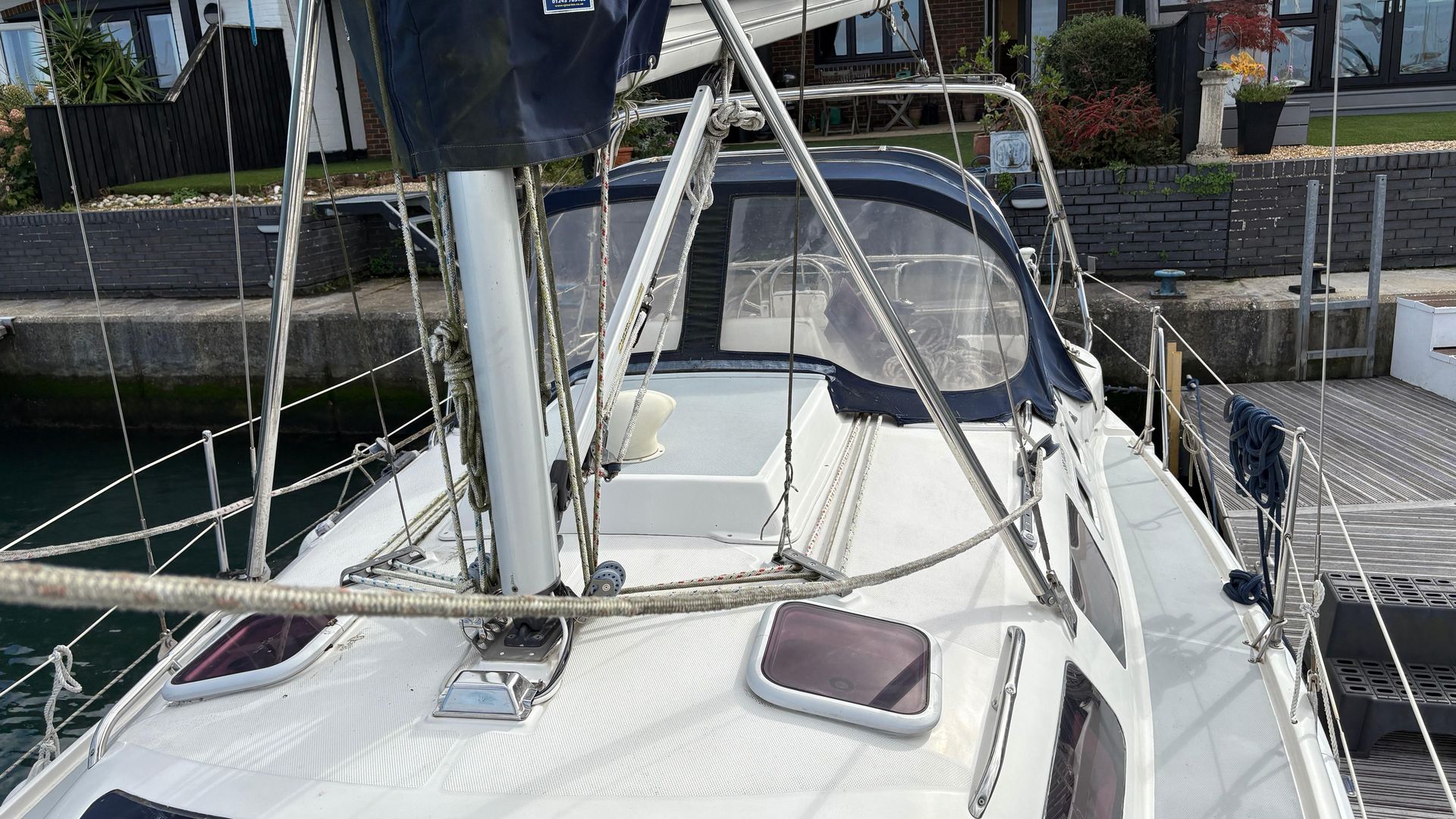 2003 Hunter Legend 326 for sale at BH Boat Sales